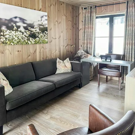 Vakantiehuis Mountain By The Trails In *